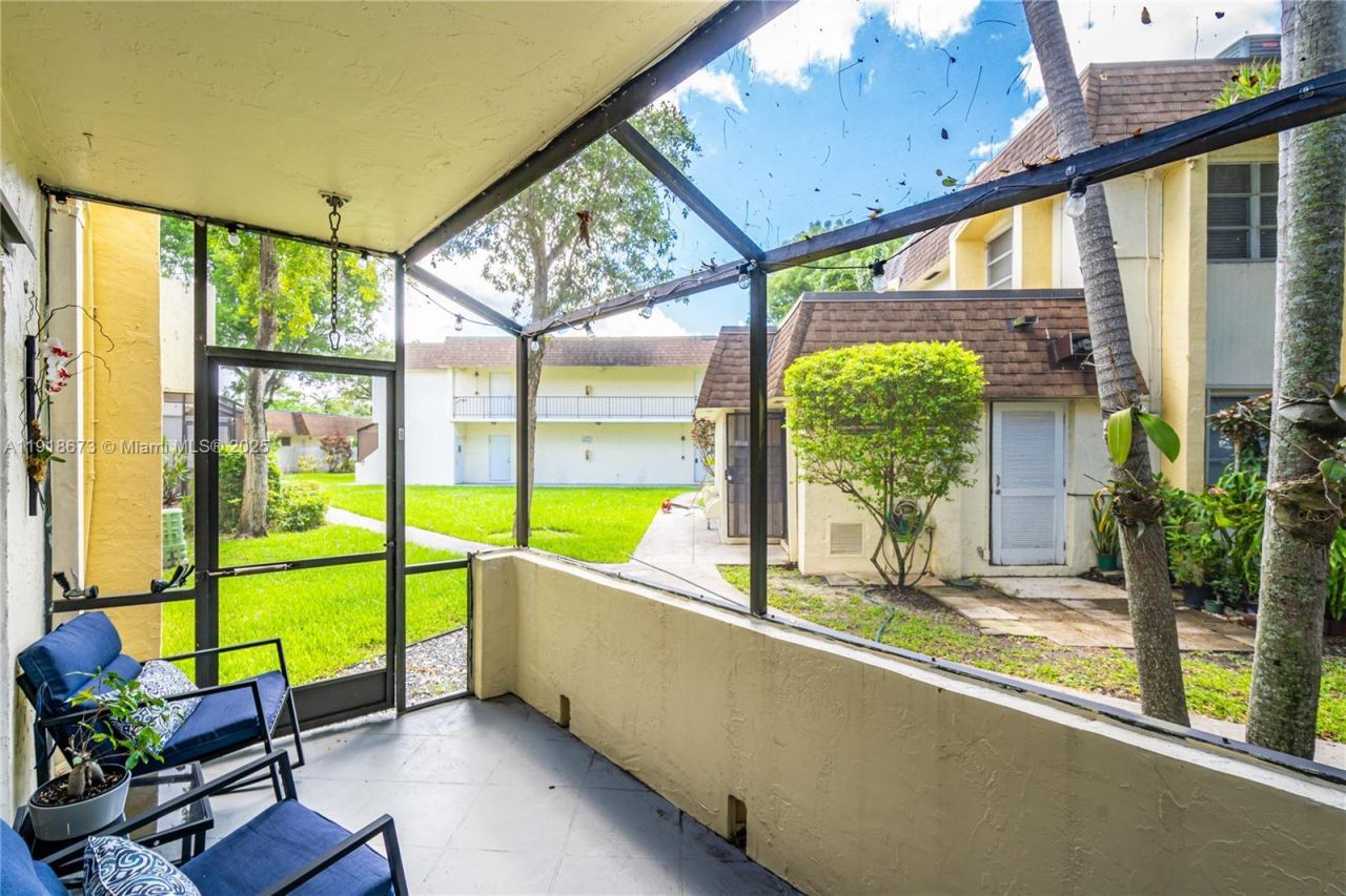 7851 Miller Dr, Unit A117, Miami, FL 33155 Photo