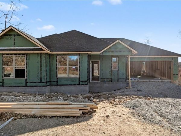 29 Montgomery Lane, Bella Vista, AR 72715