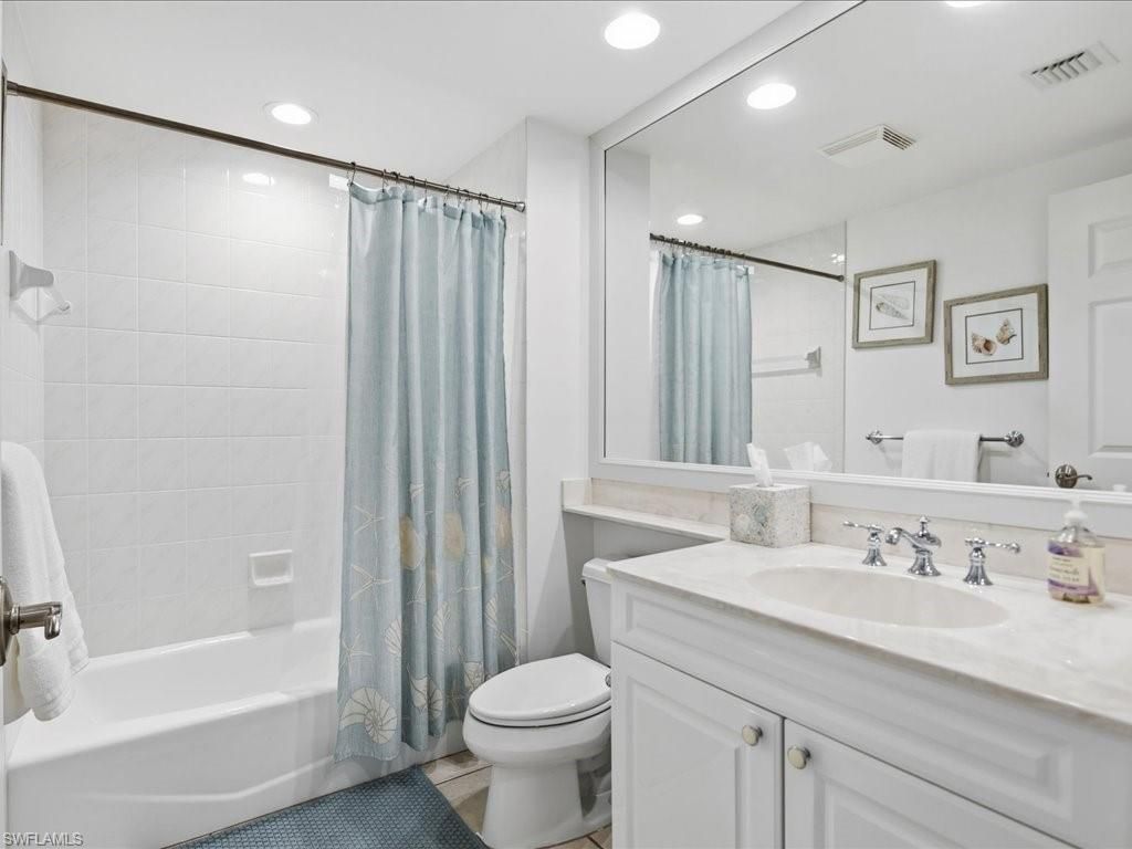 445 Cove Tower Dr, Unit 704, Naples, FL 34110 Photo