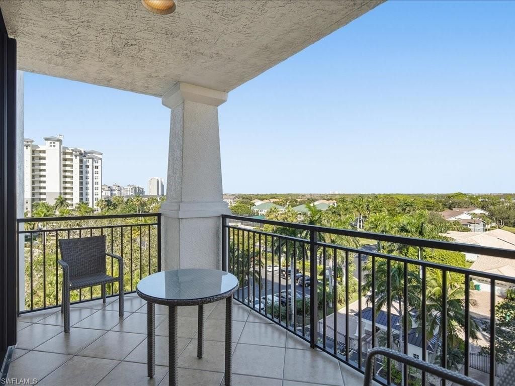 445 Cove Tower Dr, Unit 704, Naples, FL 34110 Photo