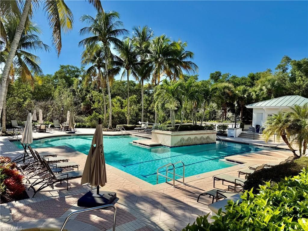 445 Cove Tower Dr, Unit 704, Naples, FL 34110 Photo