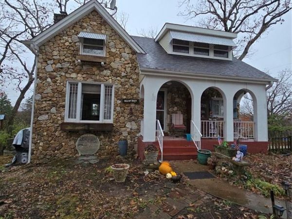 1833 Opeechee Beach Road, Pacific, MO 63069