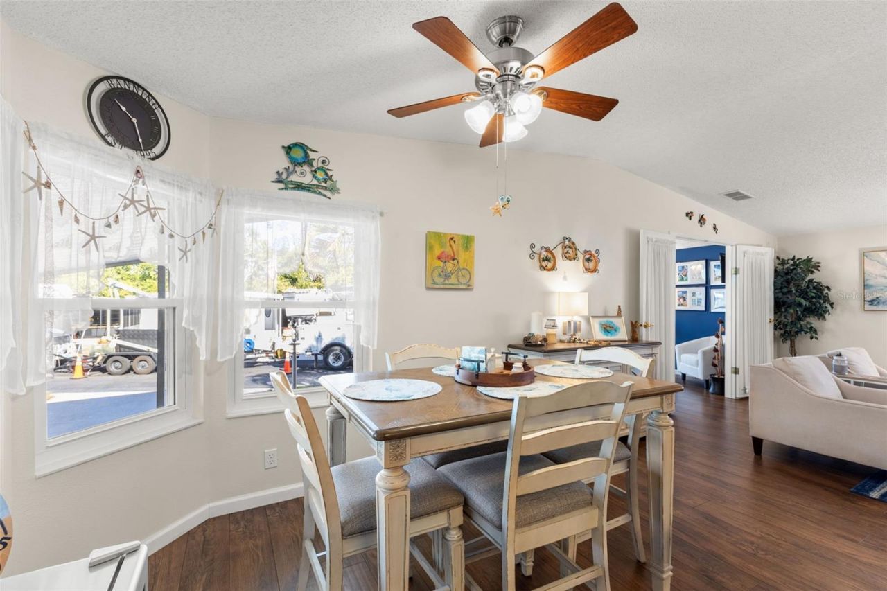 624 Mount Piney Avenue Ne, Unit 703, Saint Petersburg, FL 33702 Photo