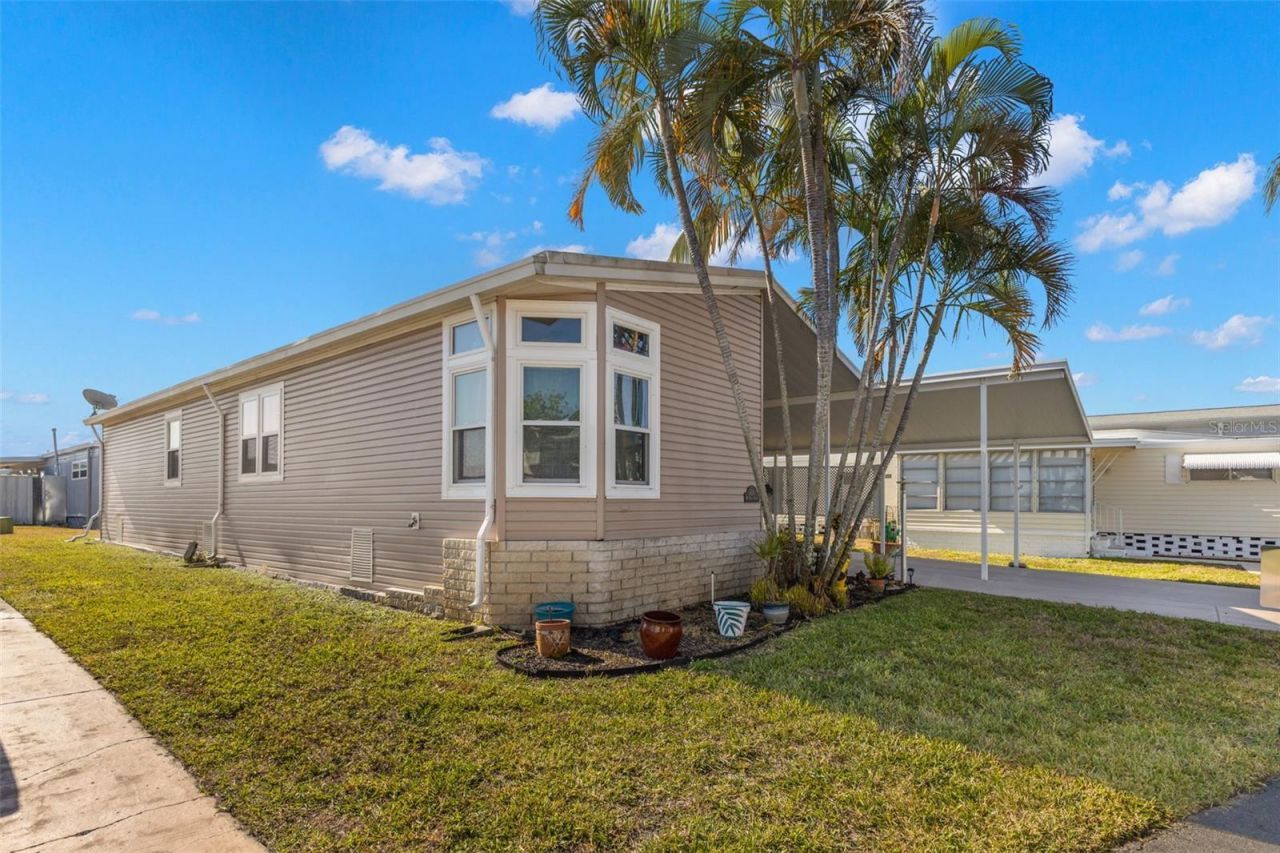 624 Mount Piney Avenue Ne, Unit 703, Saint Petersburg, FL 33702 Photo
