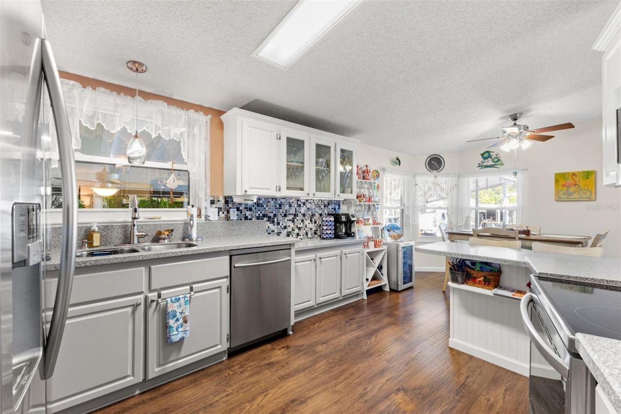 624 Mount Piney Avenue Ne, Unit 703, Saint Petersburg, FL 33702 Photo