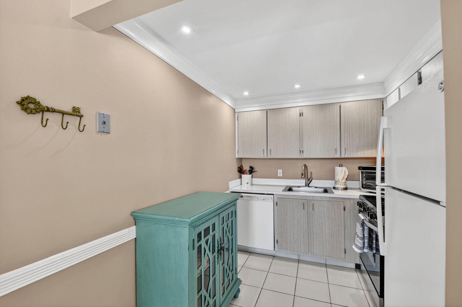 3200 Springdale Boulevard, Unit 217, Palm Springs, FL 33461 Photo