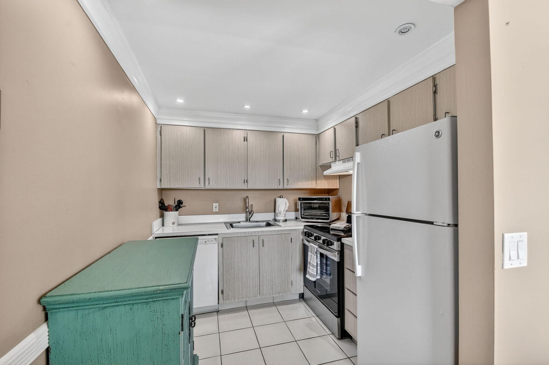 3200 Springdale Boulevard, Unit 217, Palm Springs, FL 33461 Photo