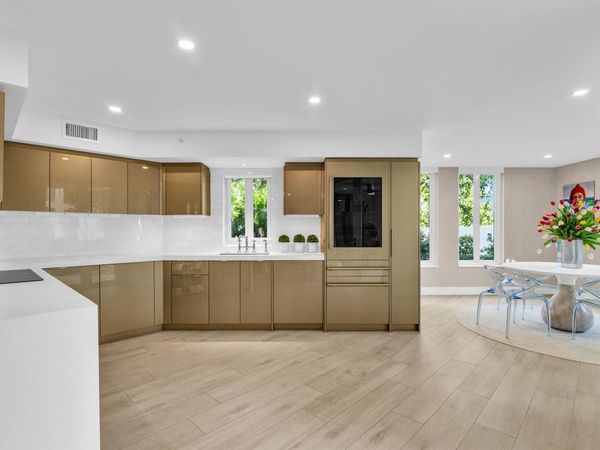 100 SE 5th Avenue, Unit 106, Boca Raton, FL 33432