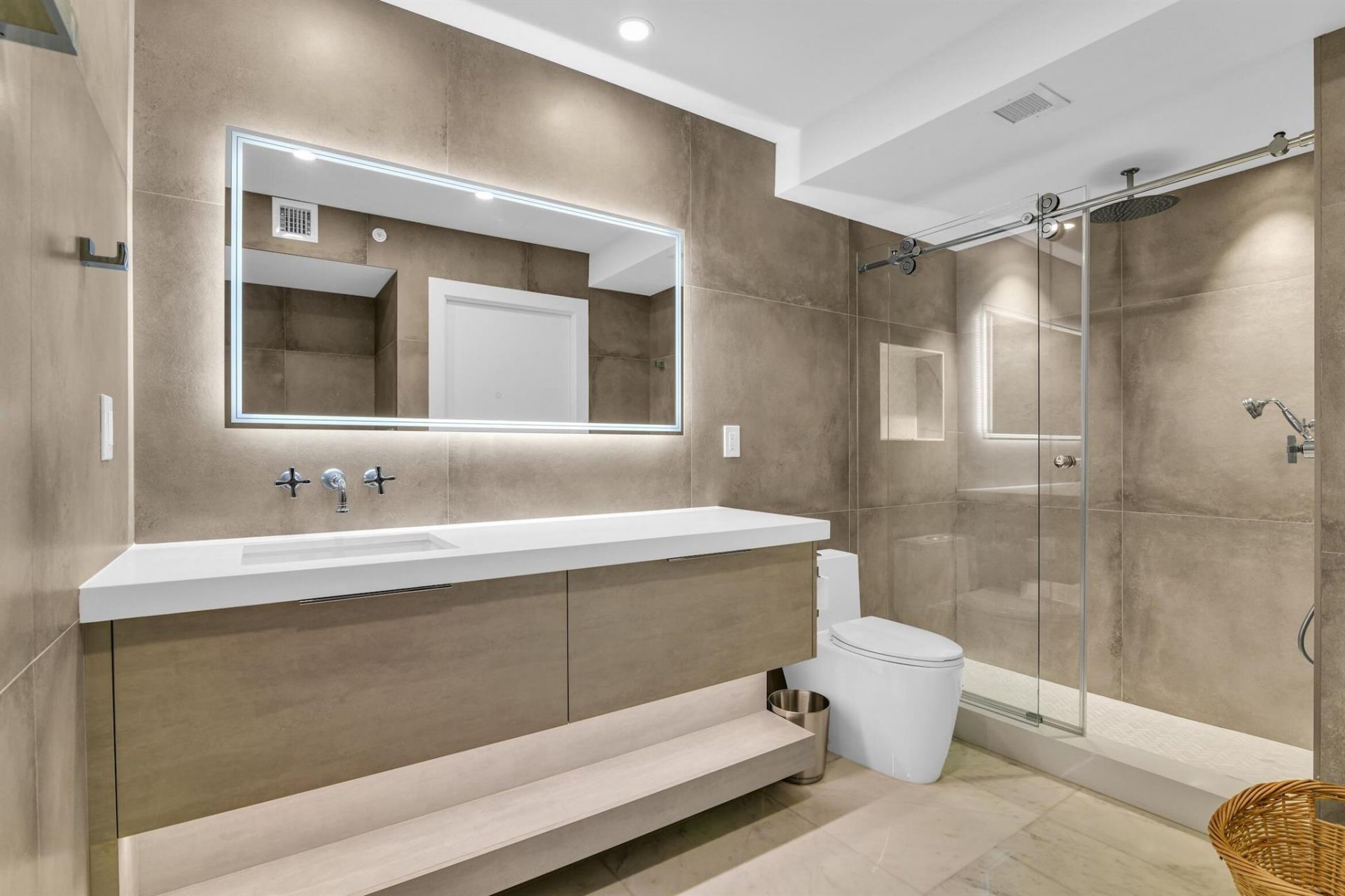 100 SE 5th Avenue, Unit 106, Boca Raton, FL 33432 Photo