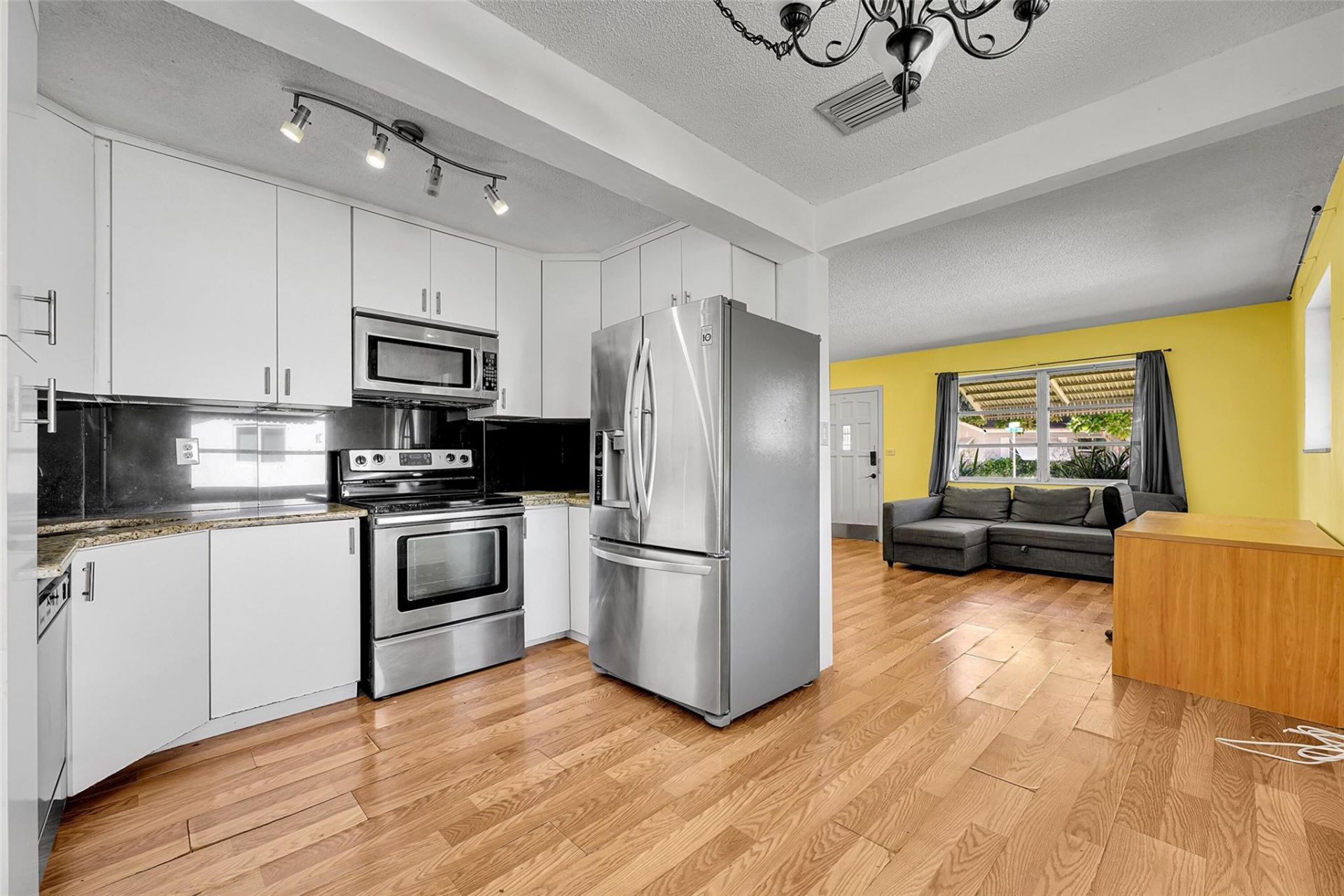 2704 NW 48th St, Fort Lauderdale, FL 33309 Photo