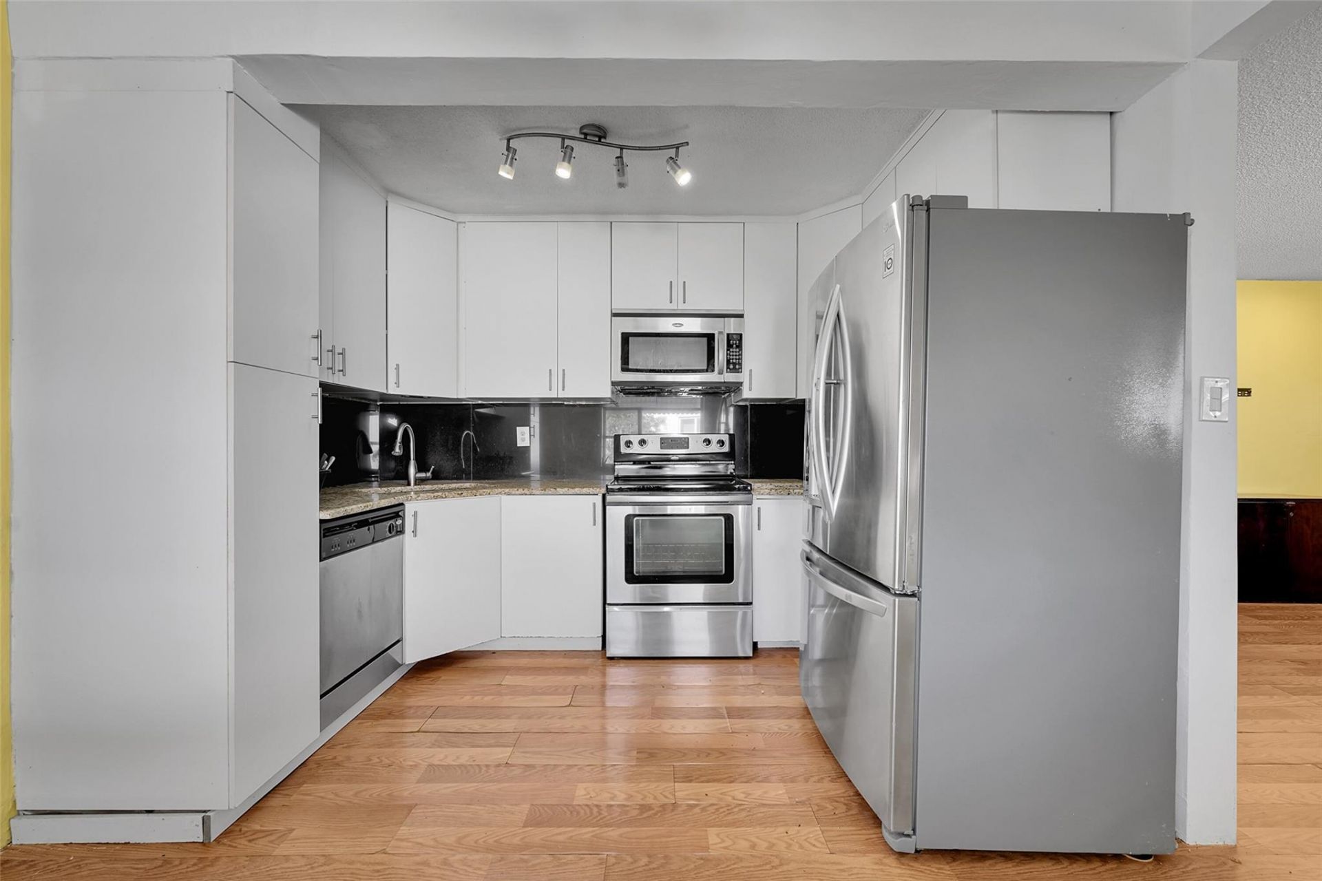 2704 NW 48th St, Fort Lauderdale, FL 33309 Photo