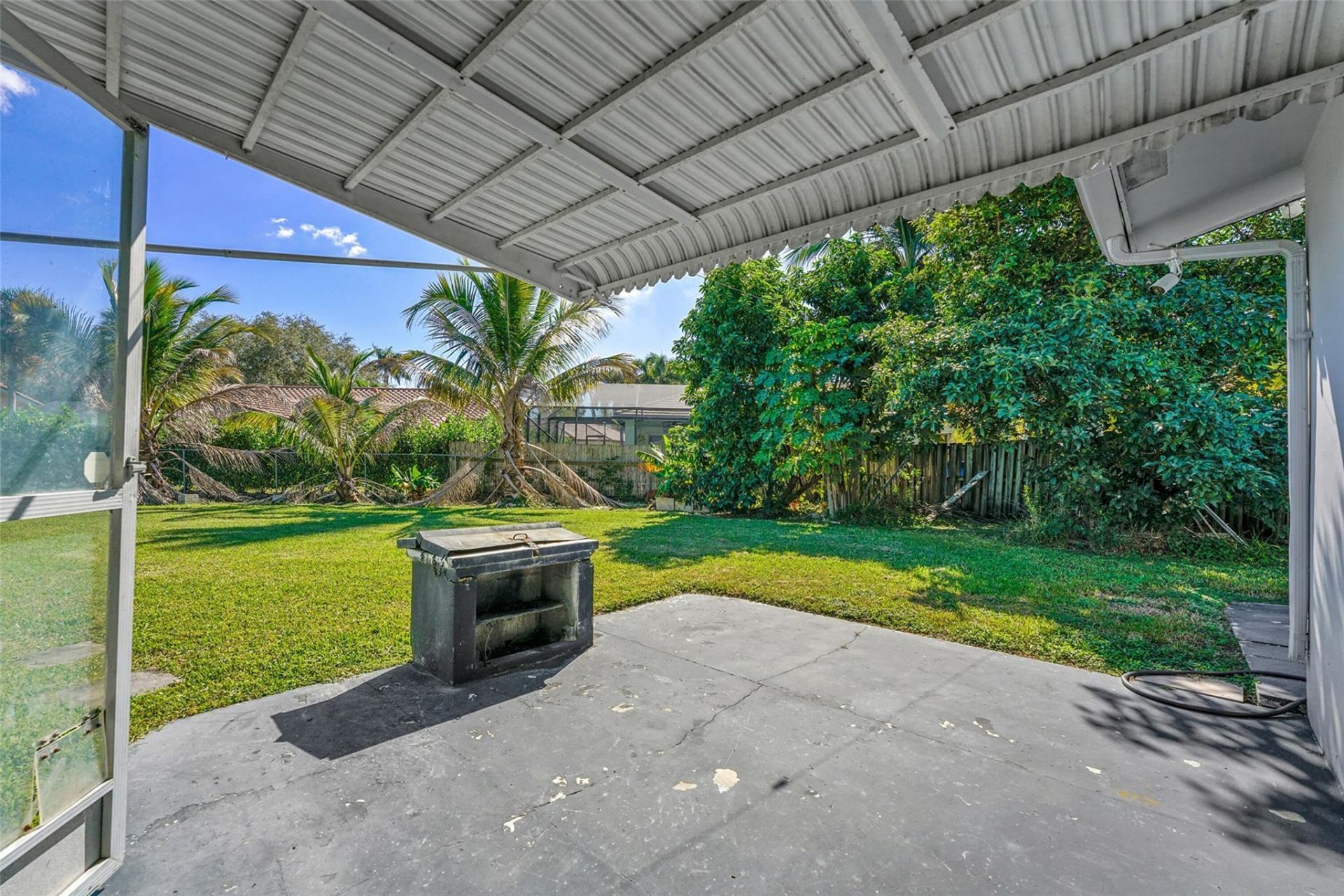 2704 NW 48th St, Fort Lauderdale, FL 33309 Photo