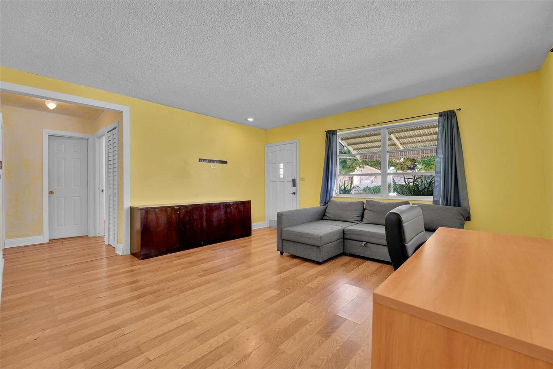 2704 NW 48th St, Fort Lauderdale, FL 33309 Photo