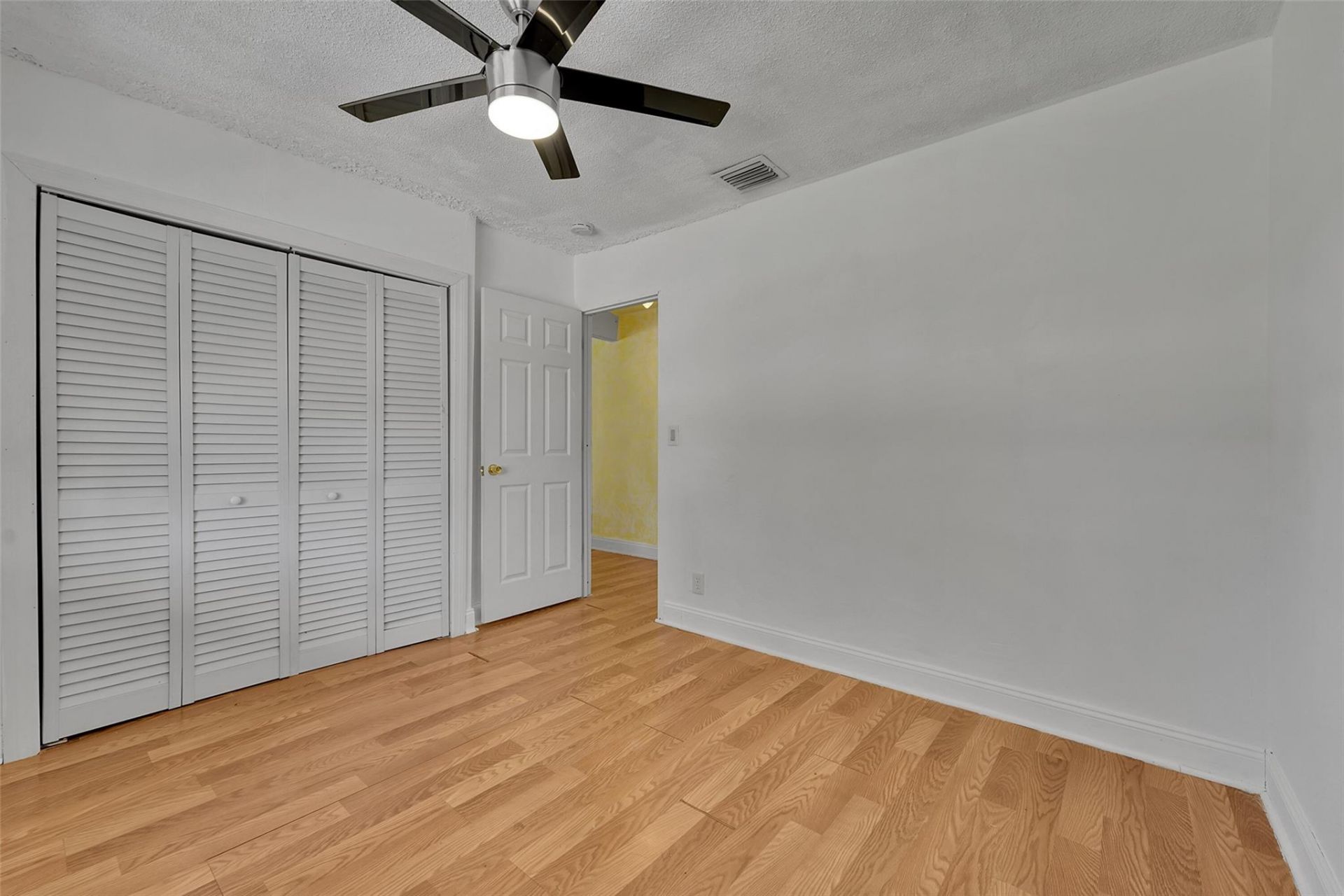 2704 NW 48th St, Fort Lauderdale, FL 33309 Photo