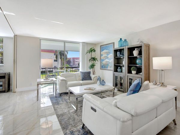 9720 S Hollybrook Lake Drive, Unit 204, Pembroke Pines, FL 33025