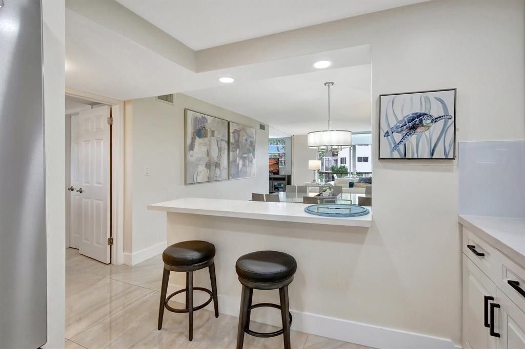 9720 S Hollybrook Lake Drive, Unit 204, Pembroke Pines, FL 33025 Photo