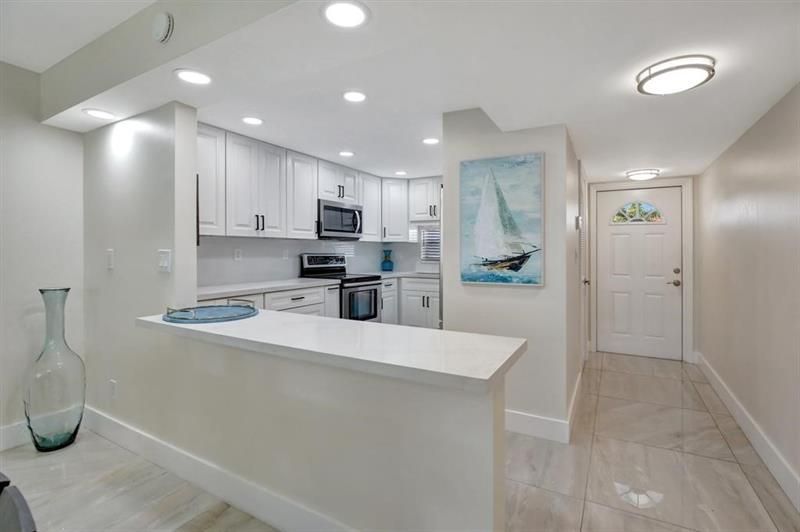 9720 S Hollybrook Lake Drive, Unit 204, Pembroke Pines, FL 33025 Photo