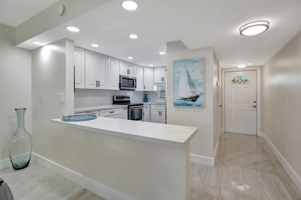 9720 S Hollybrook Lake Drive, Unit 204, Pembroke Pines, FL 33025 Photo