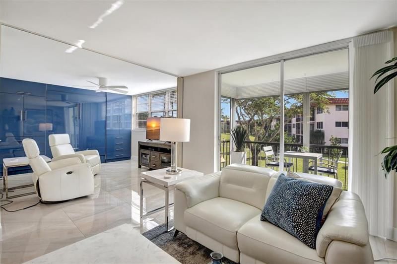 9720 S Hollybrook Lake Drive, Unit 204, Pembroke Pines, FL 33025 Photo