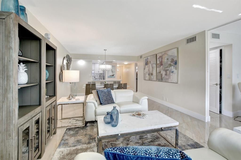 9720 S Hollybrook Lake Drive, Unit 204, Pembroke Pines, FL 33025 Photo