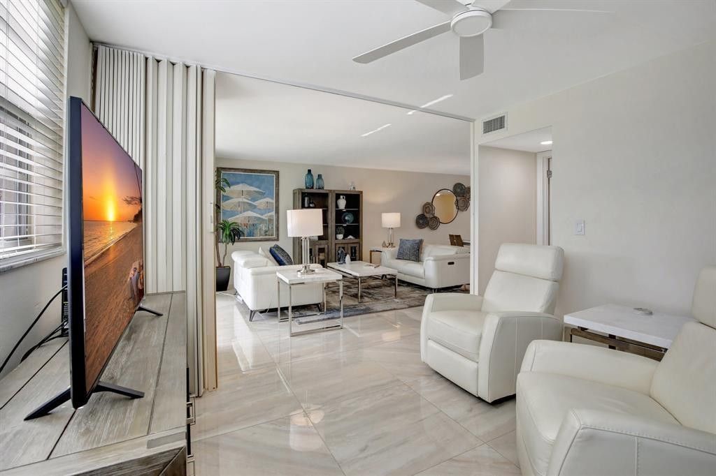 9720 S Hollybrook Lake Drive, Unit 204, Pembroke Pines, FL 33025 Photo