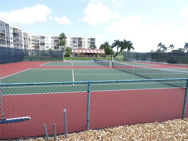 9720 S Hollybrook Lake Drive, Unit 204, Pembroke Pines, FL 33025 Photo