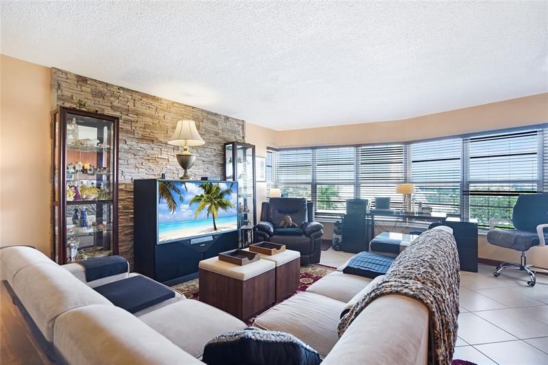 2500 NE 48th Lane, Unit 608, Fort Lauderdale, FL 33308 Photo