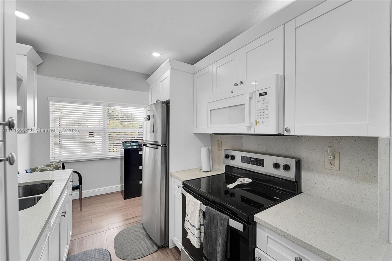 8405 NW 61st St, Unit D207, Tamarac, FL 33321 Photo