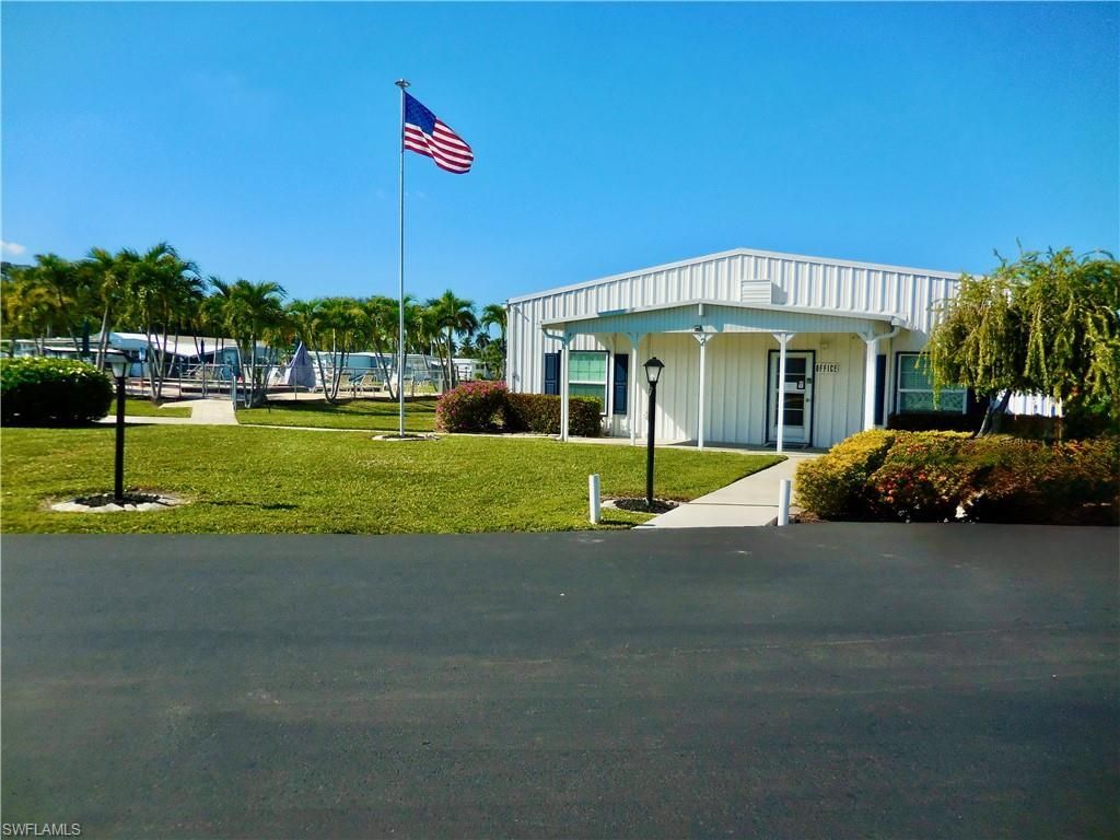 26 Enchanting Blvd, Naples, FL 34112 Photo