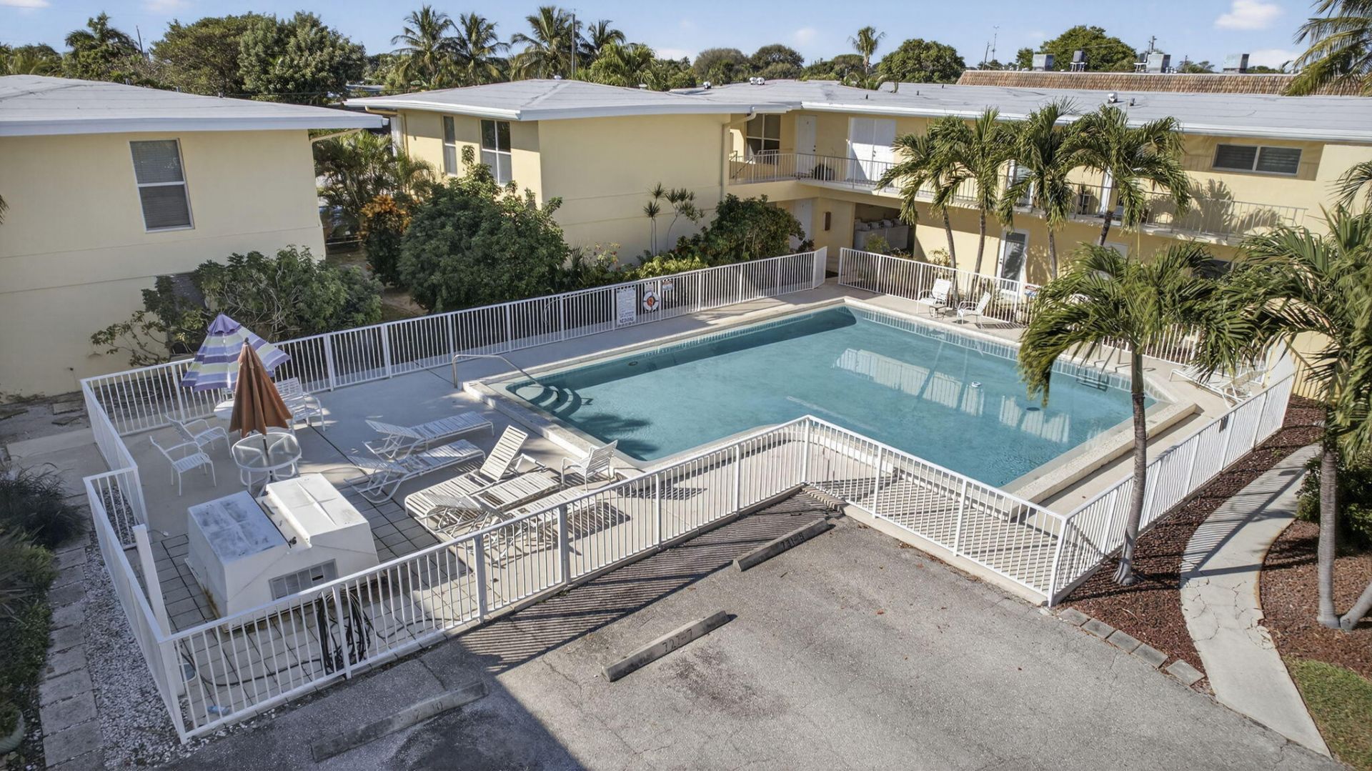 727 Hummingbird Way, Unit 6, North Palm Beach, FL 33408 Photo