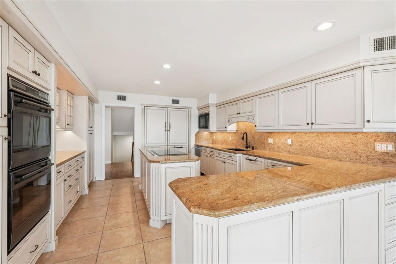 44 Tidy Island Boulevard, Bradenton, FL 34210 Photo