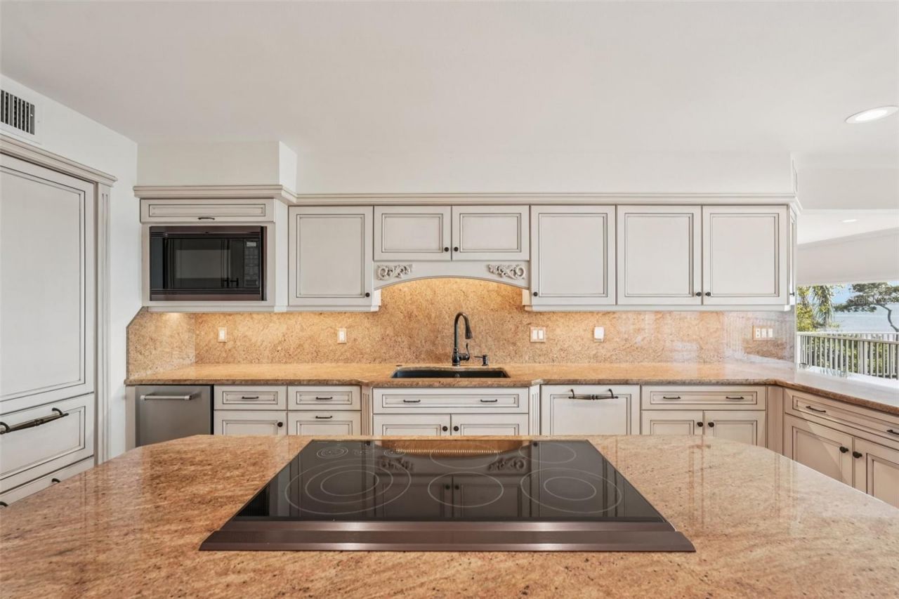 44 Tidy Island Boulevard, Bradenton, FL 34210 Photo