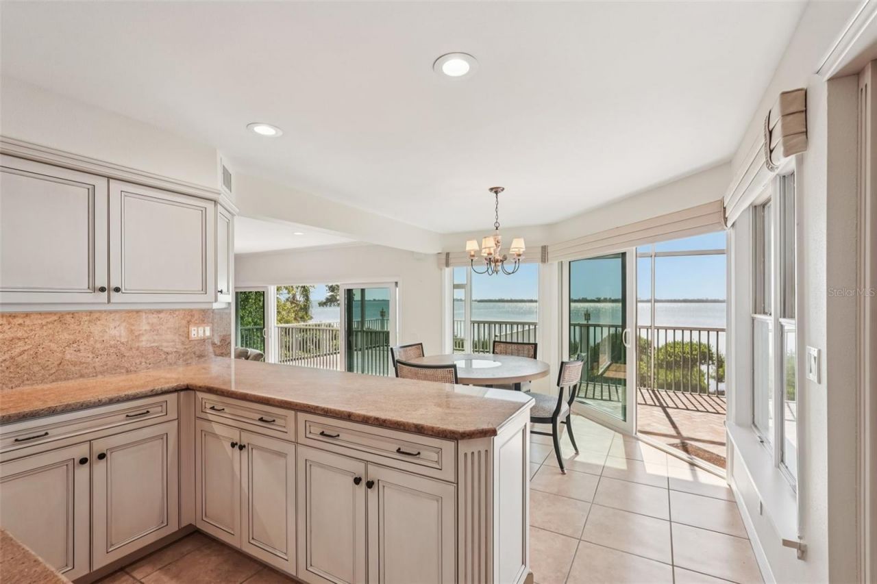 44 Tidy Island Boulevard, Bradenton, FL 34210 Photo