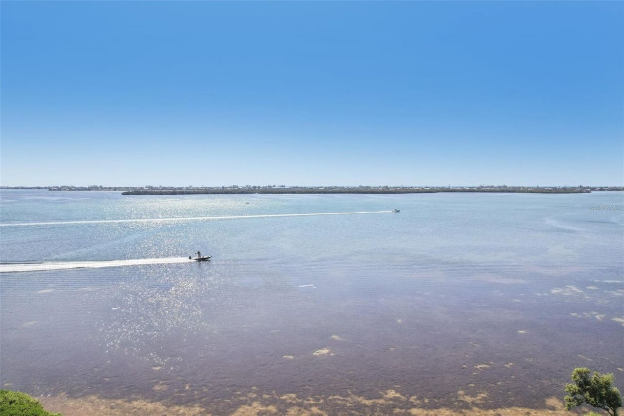 44 Tidy Island Boulevard, Bradenton, FL 34210 Photo