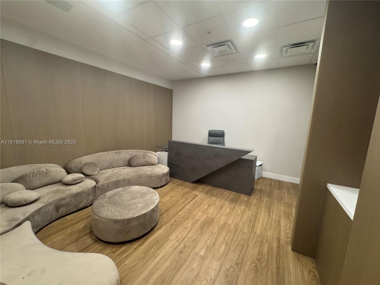 2820 NE 214th St, Unit 1004, Aventura, FL 33180 Photo