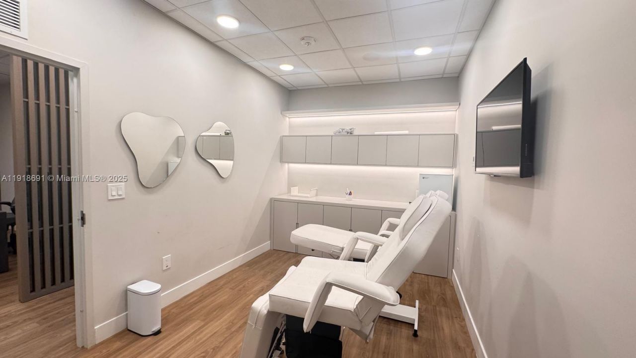 2820 NE 214th St, Unit 1004, Aventura, FL 33180 Photo