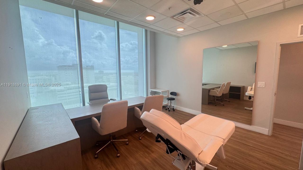 2820 NE 214th St, Unit 1004, Aventura, FL 33180 Photo