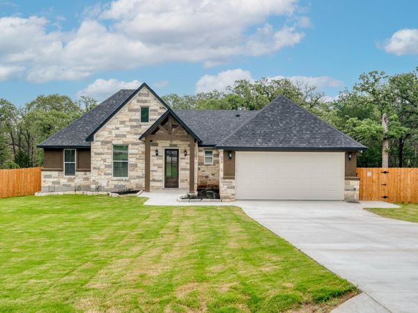 116 Pine Point CV, Elgin, TX 78621