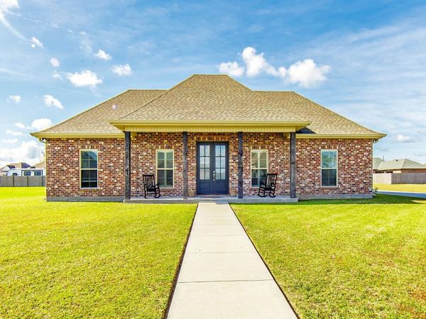 108 Rue Stephen Michael, Schriever, LA 70395