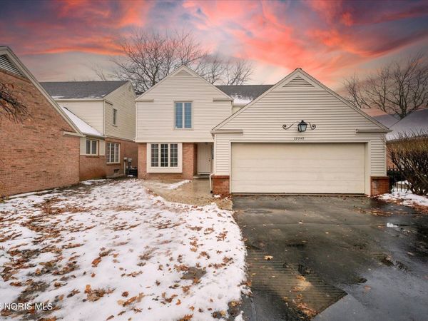 29249 Bates Road, Perrysburg, OH 43551