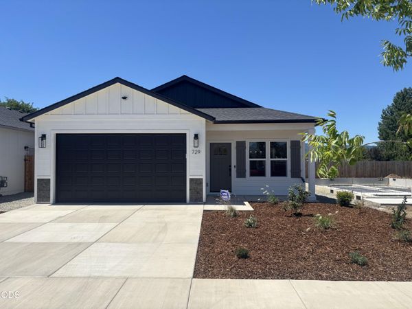 729 Dahl Place, Unit #5, Medford, OR 97501