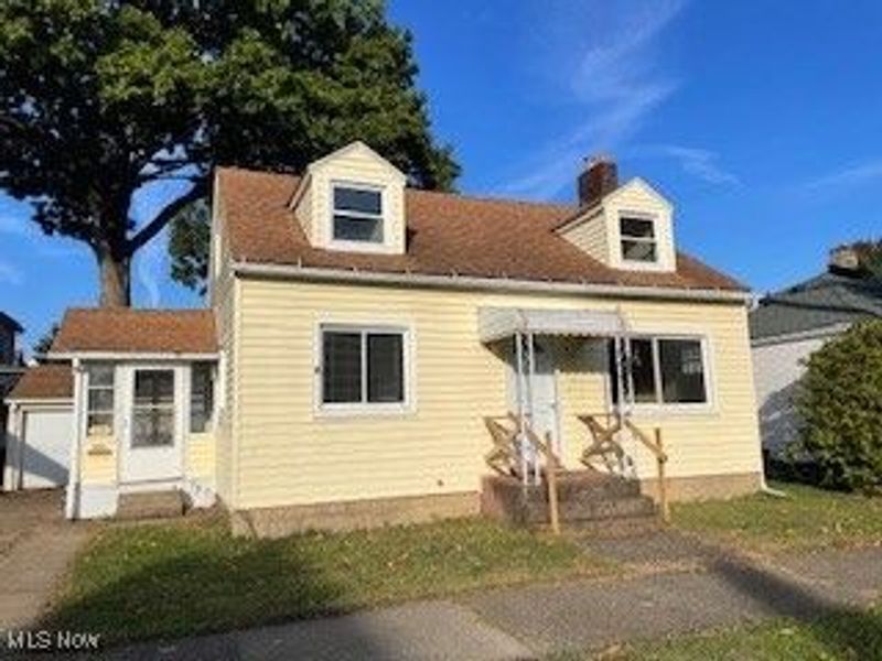 206 6th Street NW, New Philadelphia, OH 44663 Photo 1