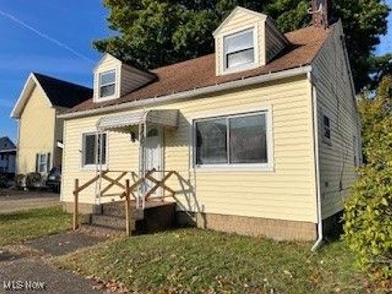 206 6th Street NW, New Philadelphia, OH 44663 Photo 3