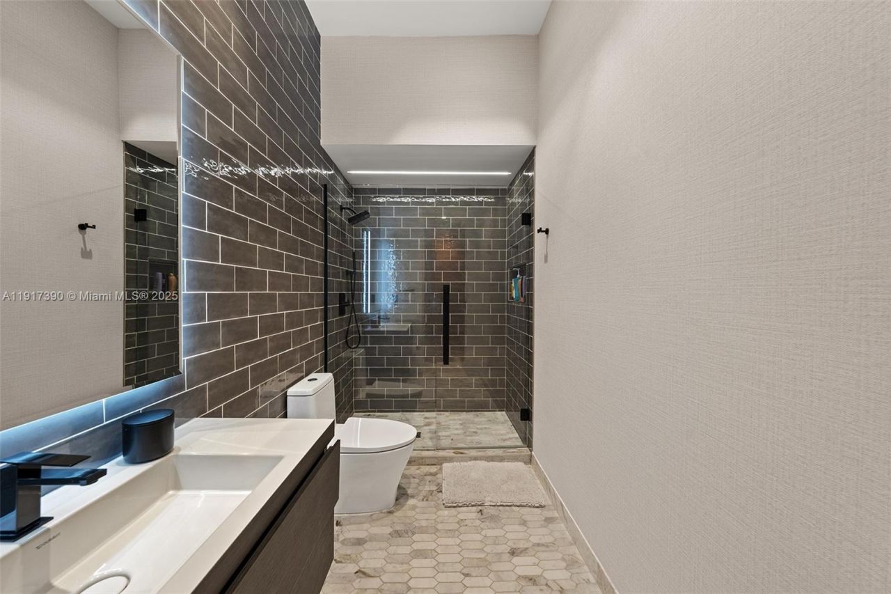 900 Washington St, Hollywood, FL 33019 Photo