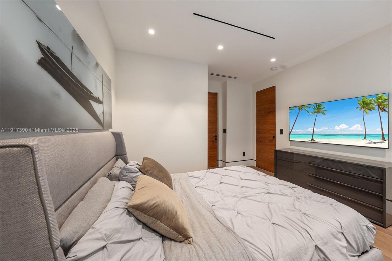 900 Washington St, Hollywood, FL 33019 Photo