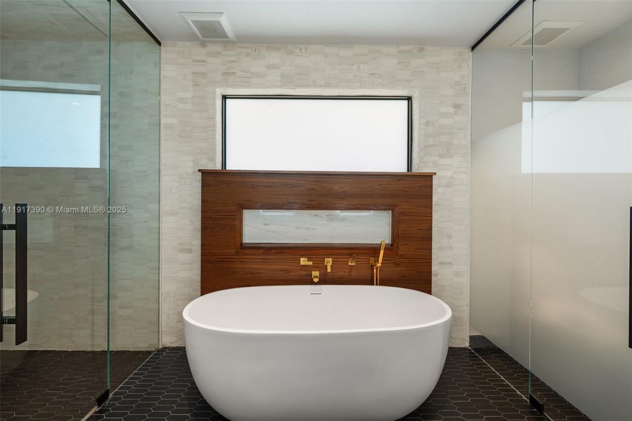 900 Washington St, Hollywood, FL 33019 Photo