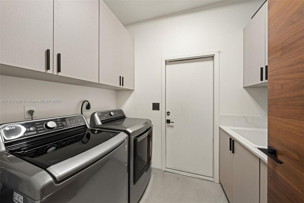 900 Washington St, Hollywood, FL 33019 Photo