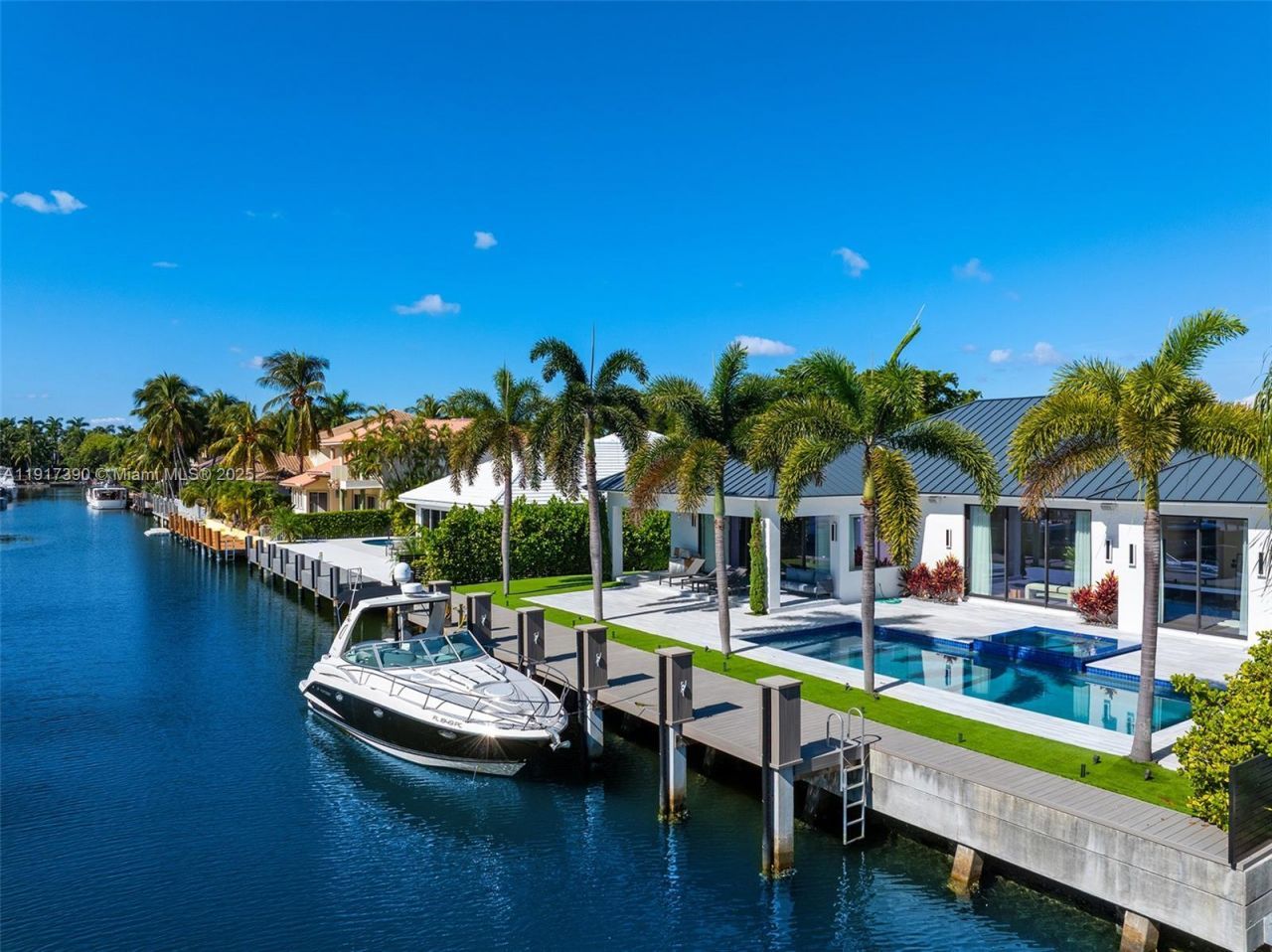 900 Washington St, Hollywood, FL 33019 Photo