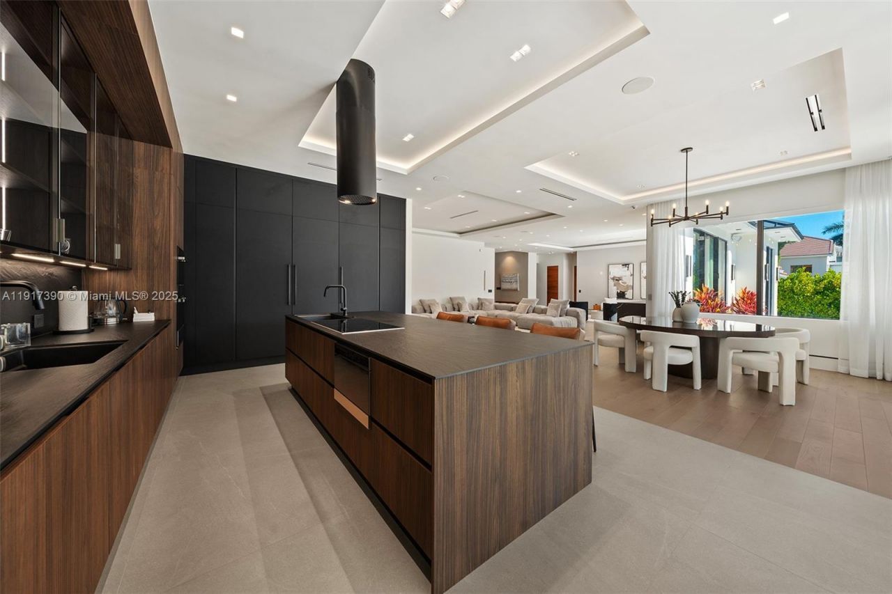 900 Washington St, Hollywood, FL 33019 Photo