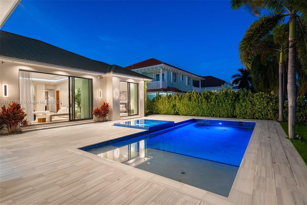 900 Washington St, Hollywood, FL 33019 Photo